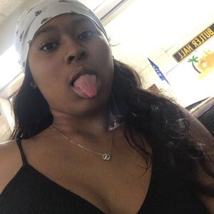 Meet your Posher, Juliana